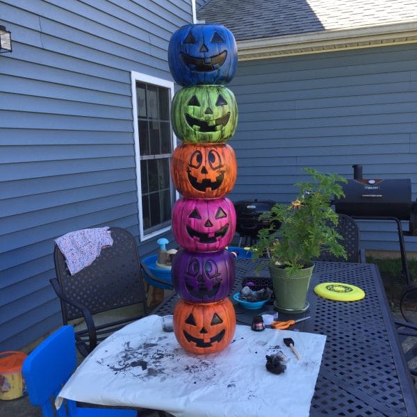 Inexpensive Easy DIY Halloween Decor | totem poll from Twitchetts.com