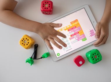 Kids hands learning on an Ipad