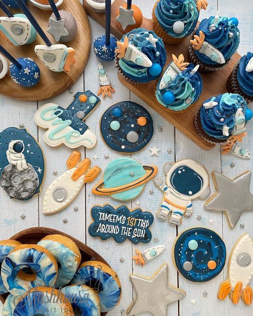 Outer-space themed pastries for kids.
